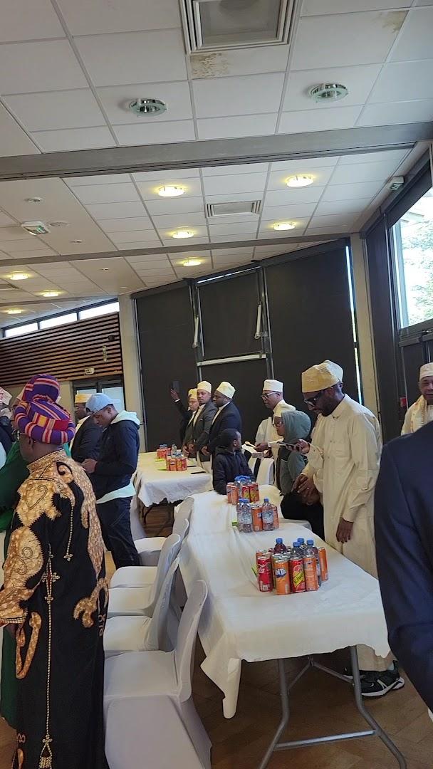 Salle des fetes, Ellen Willmott - Photo 3